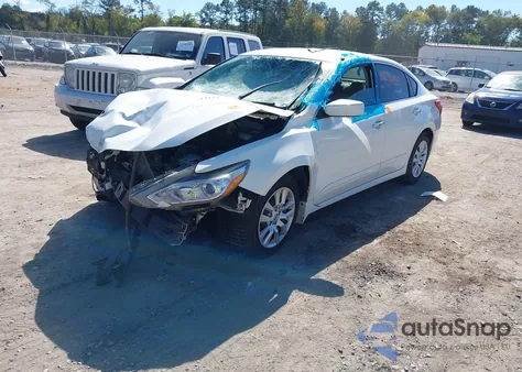 2017 Nissan Altima 2.5 S z USA, uszkodzony, nr VIN 1N4AL3AP6HC138408